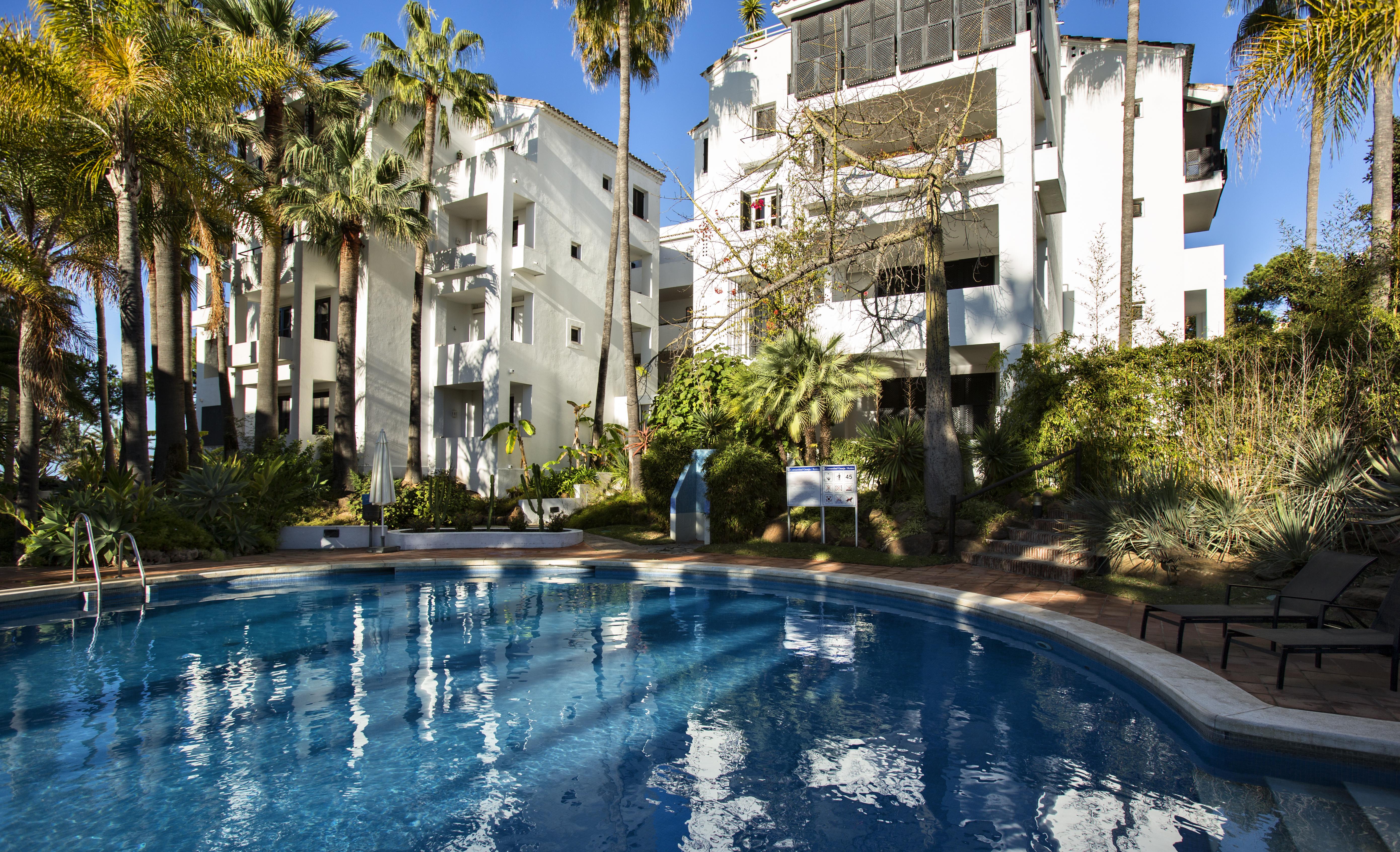 Ona Alanda Club Marbella Aparthotel Bagian luar foto